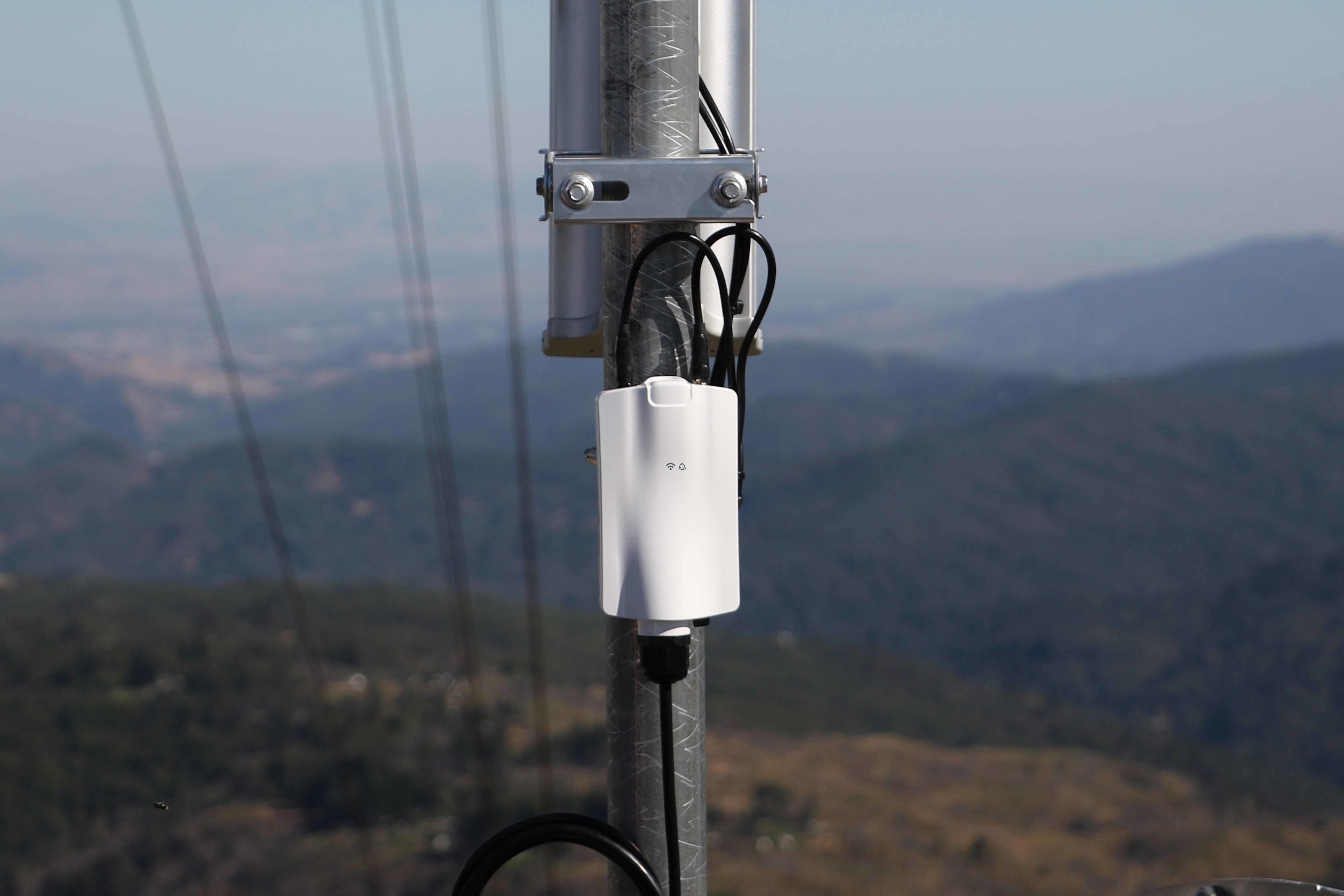 Mimosa-A5x Mimosa A5x Connectorized 4.9-6.4GHz 2x2 PTMP Access Point