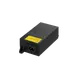Siyah dikdörtgen kutu şeklinde adaptör, üzerinde sarı uyarı etiketi ve güç girişi portu var